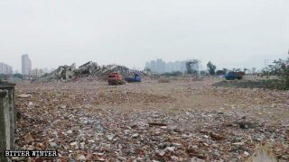 1000 Regierungsangestellte zerstören buddhistischen Tempel