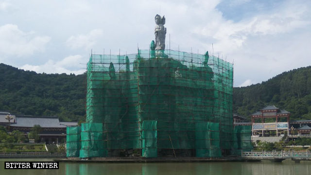 Die Insel Guanyin ist von einem Sicherheitsnetz umgeben